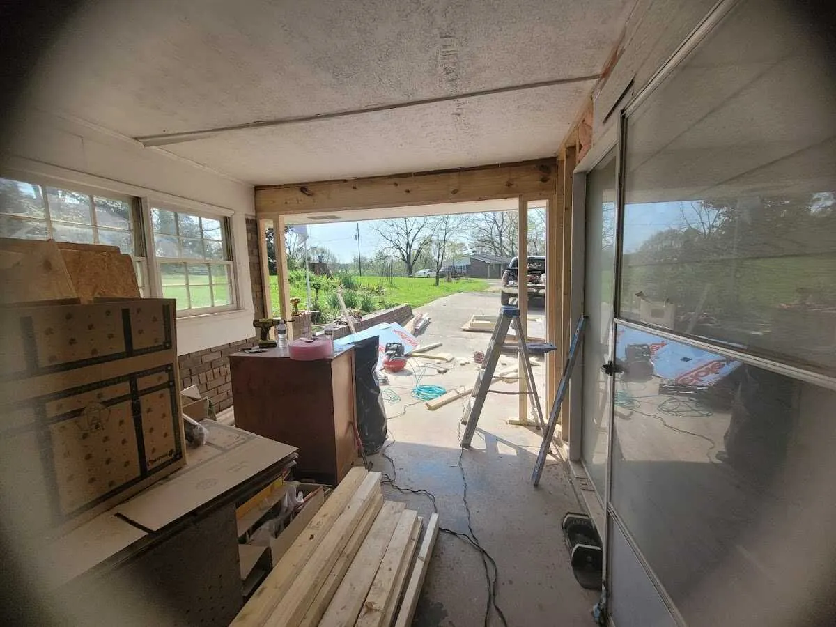 Air movers and dehumidifier for Water Mitigation Services in Jonesboro